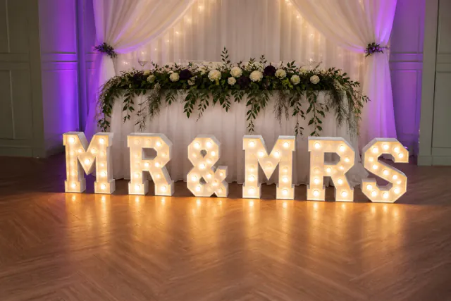 2ft MR & MRS — illustrative event setting